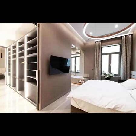 Luxury Penthouse In Downtown *