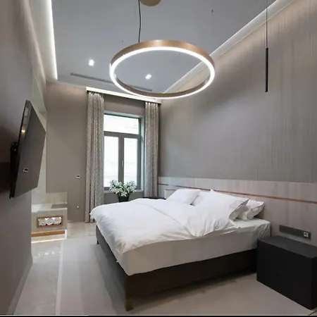 Luxury Penthouse In Downtown *